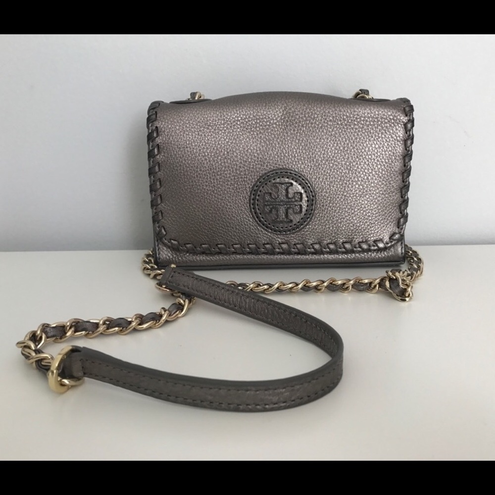 Authentic Tory Burch ( small cross body )